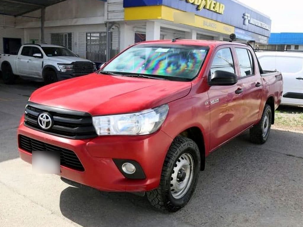 Toyota Hilux Mt año 2025