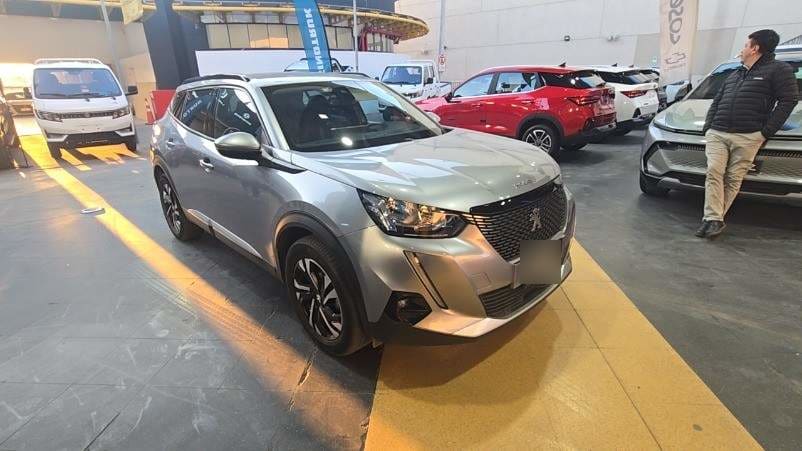 Peugeot 2008 1.2 Allure Puretech 4x2 130 Eat8 At 5p año 2020