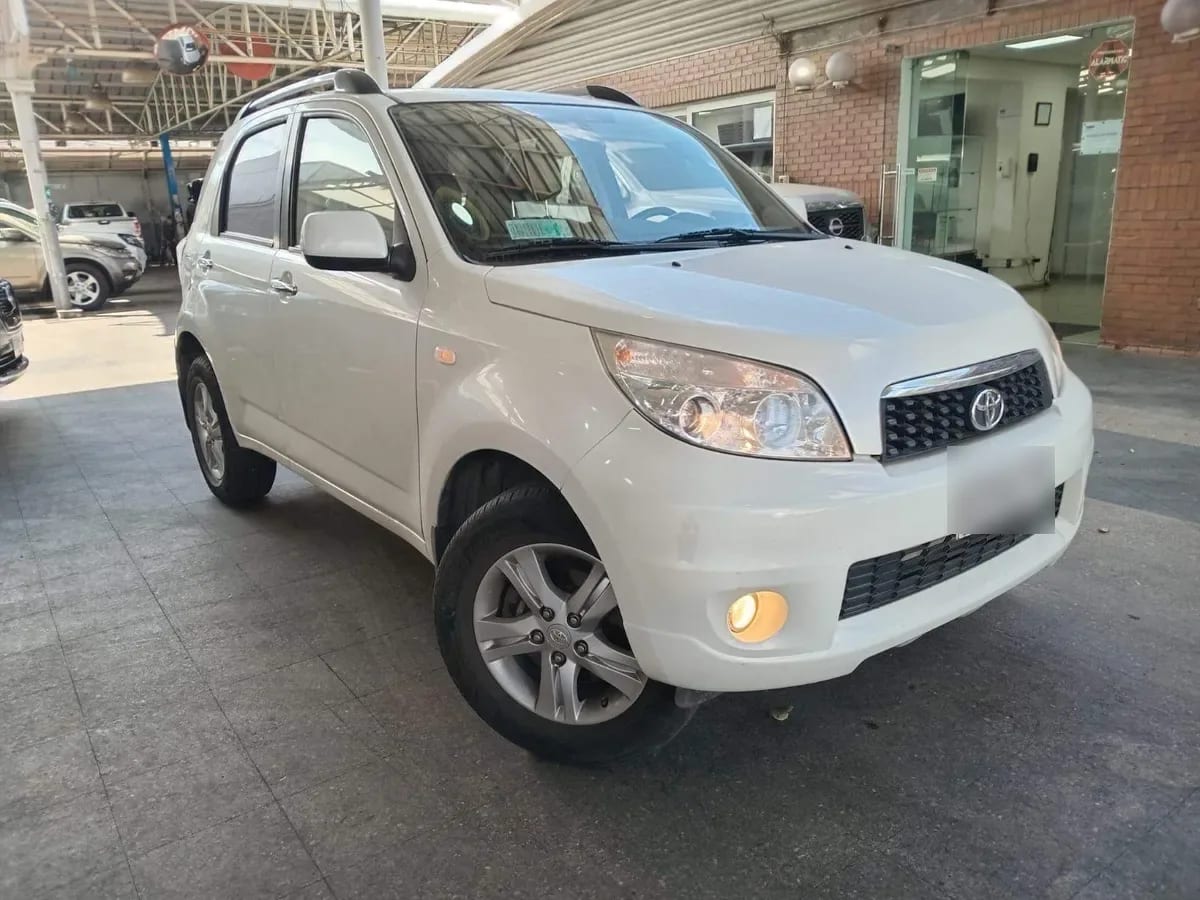 Toyota Rush 1.5 Lei 4x2 At 5p año 2019 Toyota Rush 1.5 Lei 4x2 At 5p año 2019