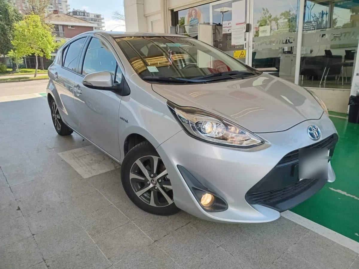 Toyota Prius 1.5 C Hybrid 4x2 Hb At 5p año 2019 Toyota Prius 1.5 C Hybrid 4x2 Hb At 5p año 2019