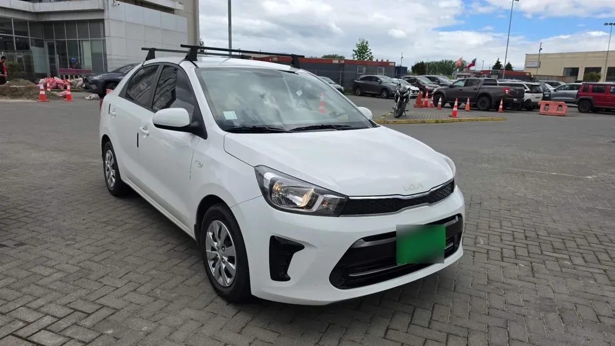 Kia Soluto 1.4 Lx Ac 4x2 Mt 4p año 2023