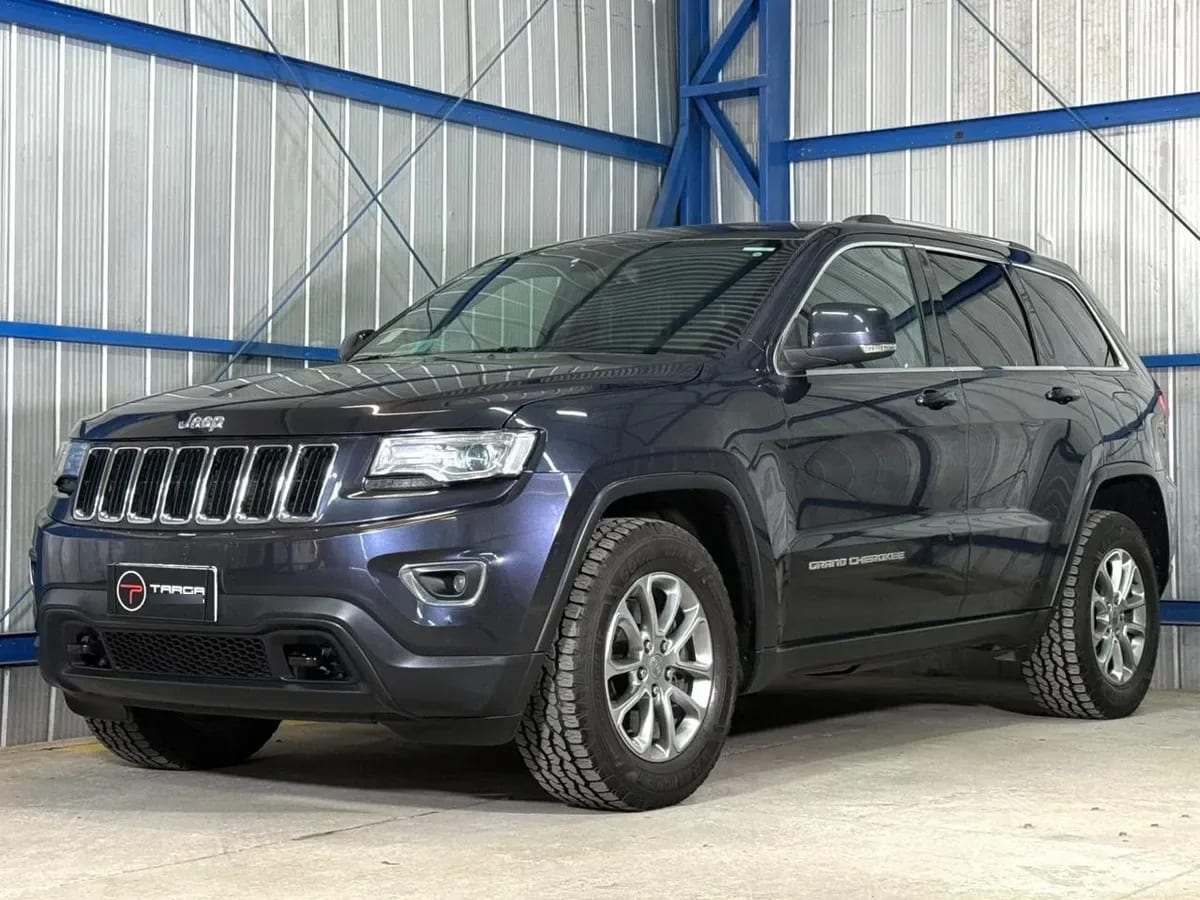 JEEP GRAND CHEROKEE 3.6 Laredo At 4x2 año 2017