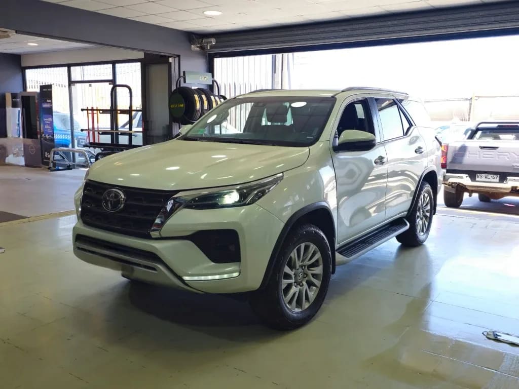 Toyota Fortuner Srx 2.8 año 2021 Toyota Fortuner Srx 2.8 año 2021