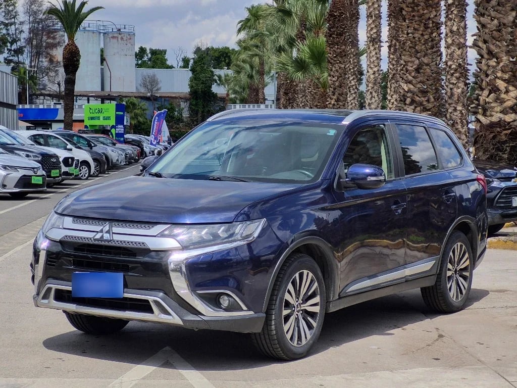 Mitsubishi Outlander 2.0 At 4x2 año 2021 Mitsubishi Outlander 2.0 At 4x2 año 2021