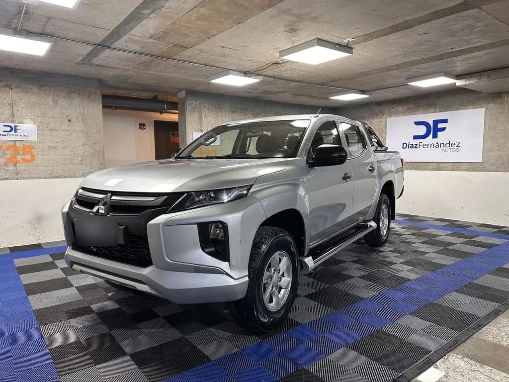 Mitsubishi L200 Work año 2022 Mitsubishi L200 Work año 2022