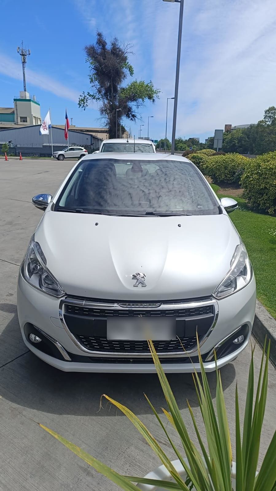 PEUGEOT 208 1.2 Active Pack Puretech 75 Mt año 2021 PEUGEOT 208 1.2 Active Pack Puretech 75 Mt año 2021