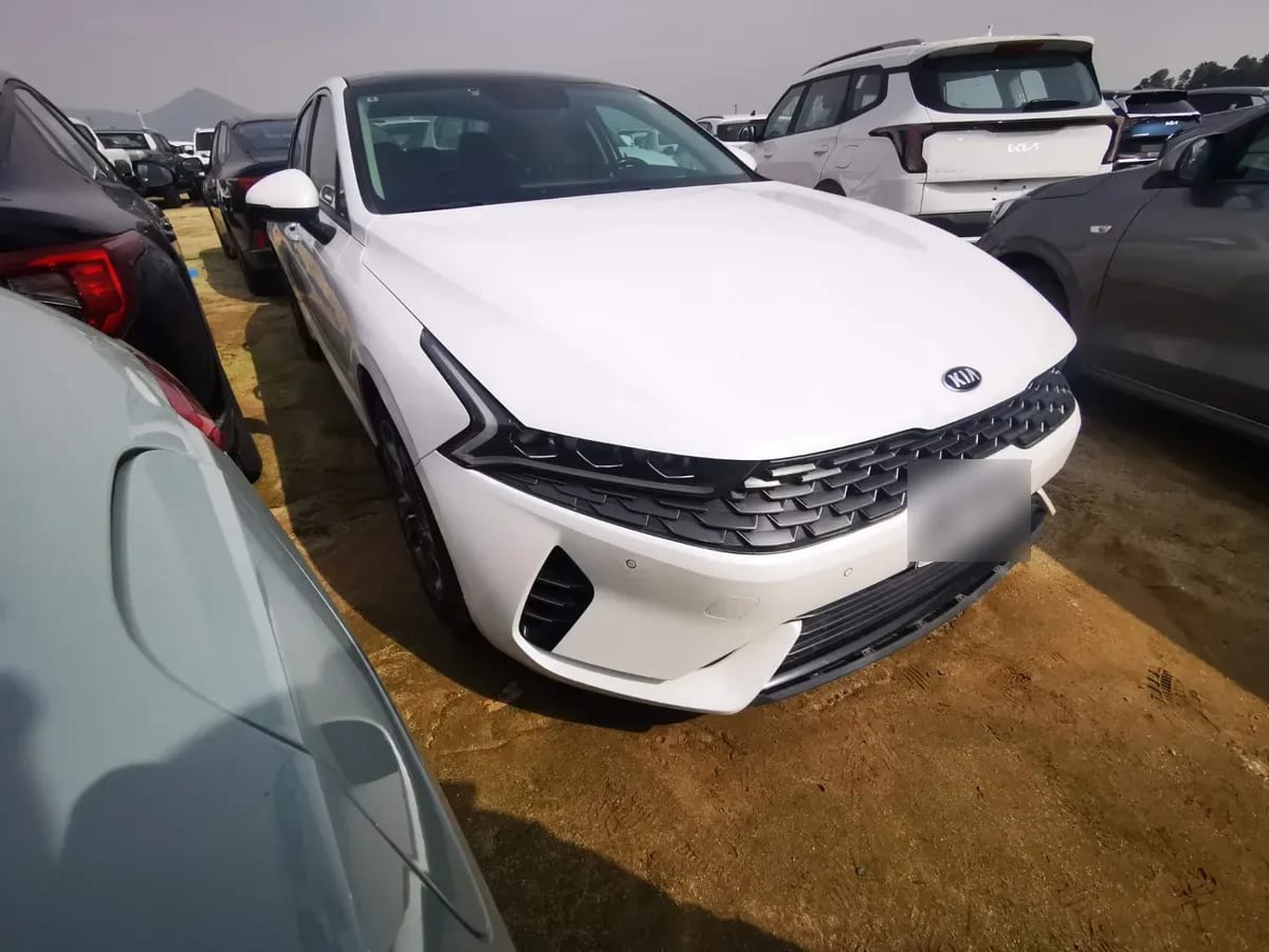 Kia K5 2.0 Mpi Ex 6at 4x2 4p año 2020 Kia K5 2.0 Mpi Ex 6at 4x2 4p año 2020