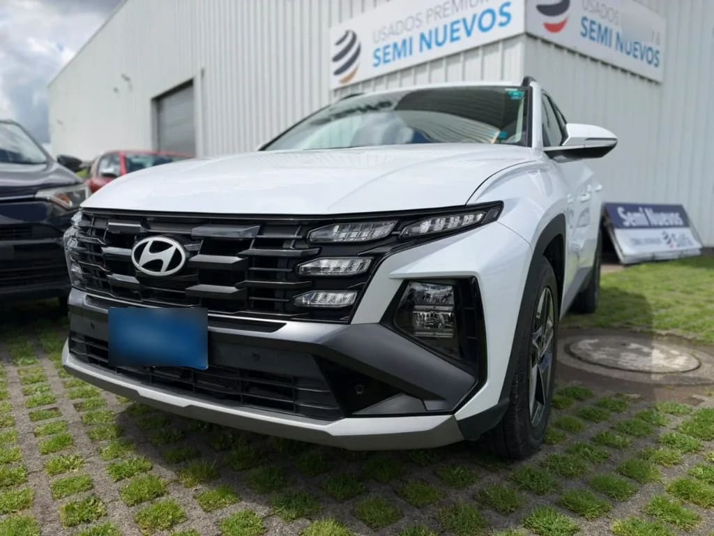 Hyundai Tucson Nx4 1.6t Hev At Plus Fl año 2025