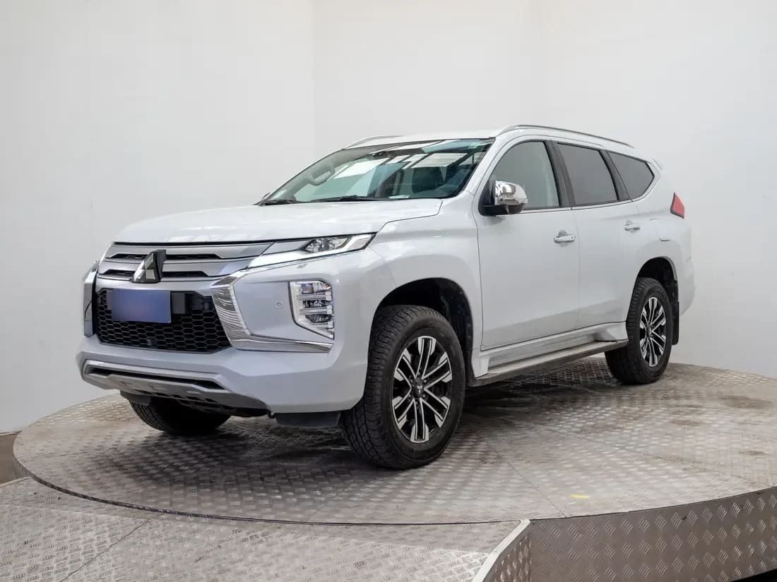 Mitsubishi Montero Sport 3.0 Limited At 4x4 año 2024 Mitsubishi Montero Sport 3.0 Limited At 4x4 año 2024