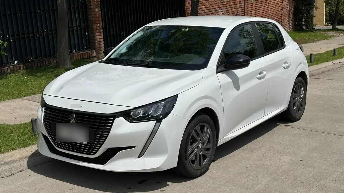 Peugeot 208 Blue Hdi 100 1.5 año 2023
