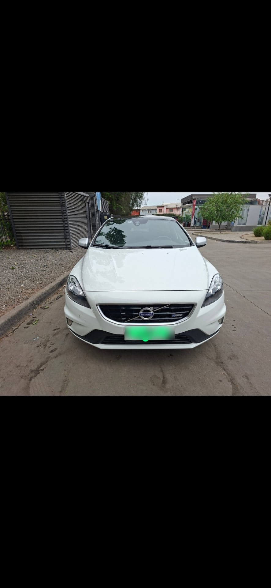 VOLVO V40 1.6 T4 R-Desing Mt año 2014 VOLVO V40 1.6 T4 R-Desing Mt año 2014