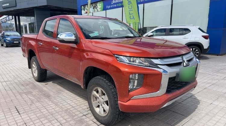 Mitsubishi L200 2.4 Katana Cr Diesel Special Pack Dob. Cab. 4x2 Mt 4p año 2021 Mitsubishi L200 2.4 Katana Cr Diesel Special Pack Dob. Cab. 4x2 Mt 4p año 2021