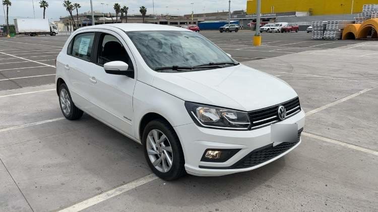 Volkswagen Gol 1.6 Highline 4x2 Mt 5p año 2021