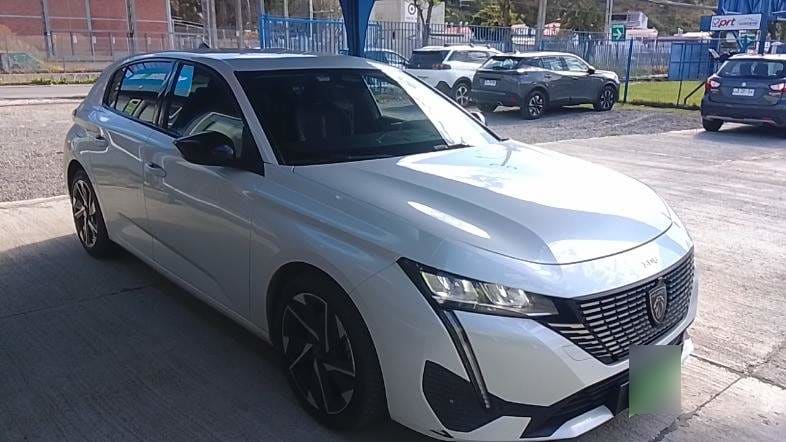 Peugeot 308 1.2 Allure Pack Puretech 130 4x2 Eat8 5p año 2023 Peugeot 308 1.2 Allure Pack Puretech 130 4x2 Eat8 5p año 2023