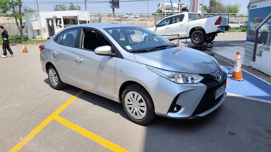 Toyota Yaris Sedan 1.5 Gli E 4x2 At 4p año 2022 Toyota Yaris Sedan 1.5 Gli E 4x2 At 4p año 2022