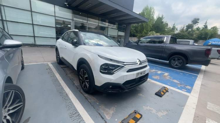 Citroen C4 1.2 Puretech Shine 4x2 130 Ss Eat8 At 5p año 2023 Citroen C4 1.2 Puretech Shine 4x2 130 Ss Eat8 At 5p año 2023