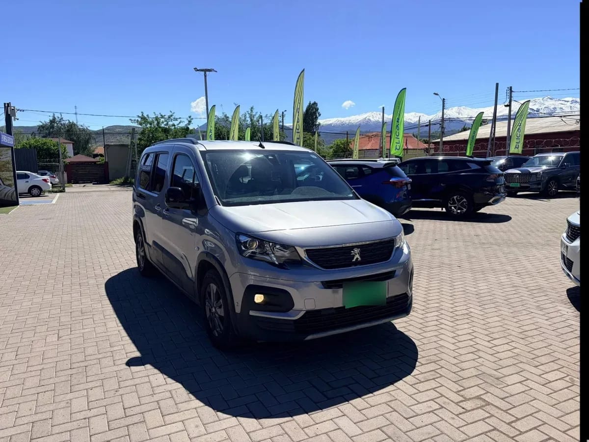 Peugeot Rifter 1.5 Allure Bluehdi Diesel 130hp 4x2 Eat8 5p año 2024 Peugeot Rifter 1.5 Allure Bluehdi Diesel 130hp 4x2 Eat8 5p año 2024