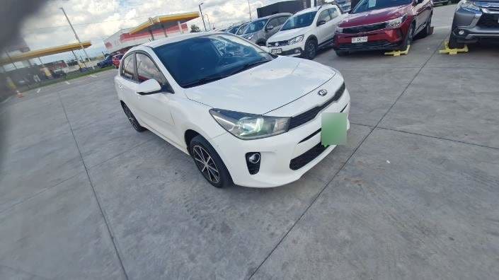 Kia Rio 4 1.4 Lx 4x2 Ac Dab 6mt 4p año 2018