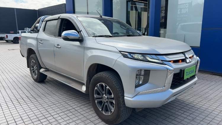 Mitsubishi L200 2.4 Dakar Crs Diesel Hp Dob. Cab. 4x4 Mt 4p año 2021 Mitsubishi L200 2.4 Dakar Crs Diesel Hp Dob. Cab. 4x4 Mt 4p año 2021