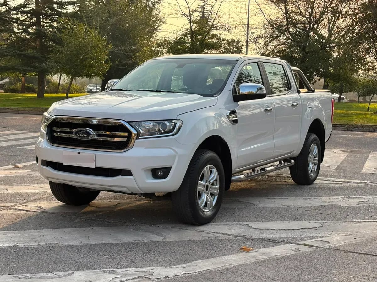Ford Ranger Xlt 3.2 4x2 año 2022 Ford Ranger Xlt 3.2 4x2 año 2022