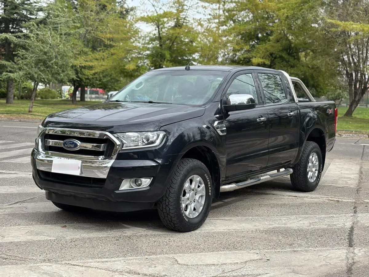 Ford Ranger Xlt 3.2 4x4 año 2020 Ford Ranger Xlt 3.2 4x4 año 2020