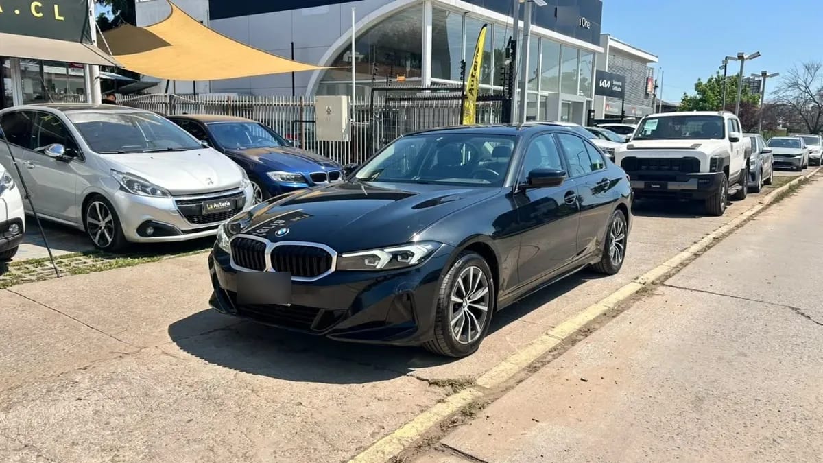 BMW 320i Urban Lci 2.0 Aut año 2023