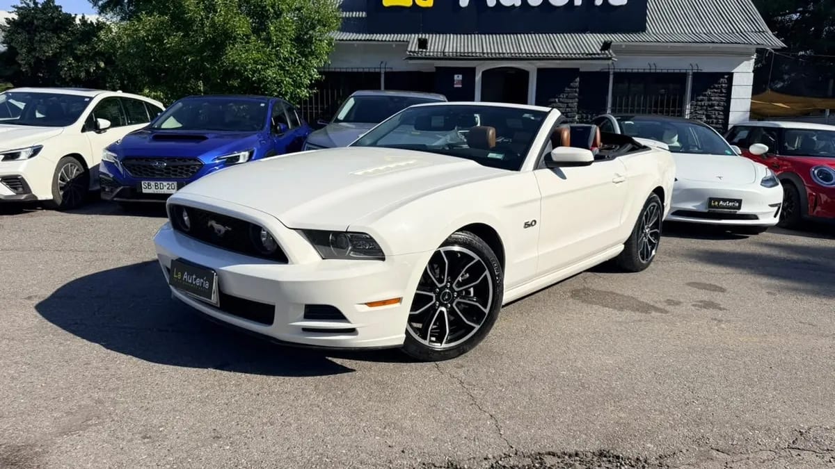Ford Mustang 5.0 Aut Cabriolet 5.0 año 2013 Ford Mustang 5.0 Aut Cabriolet 5.0 año 2013
