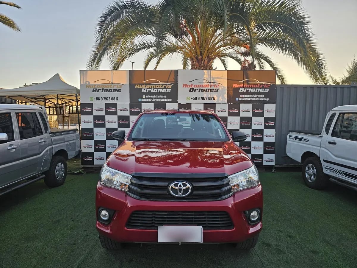 Toyota Hilux 2.4cc año 2021 Toyota Hilux 2.4cc año 2021