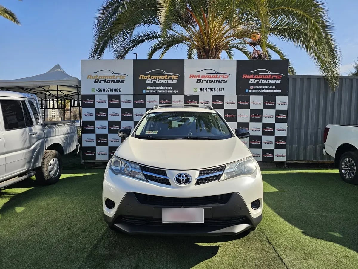 Toyota Rav4 4x2 2.5cc año 2013 Toyota Rav4 4x2 2.5cc año 2013