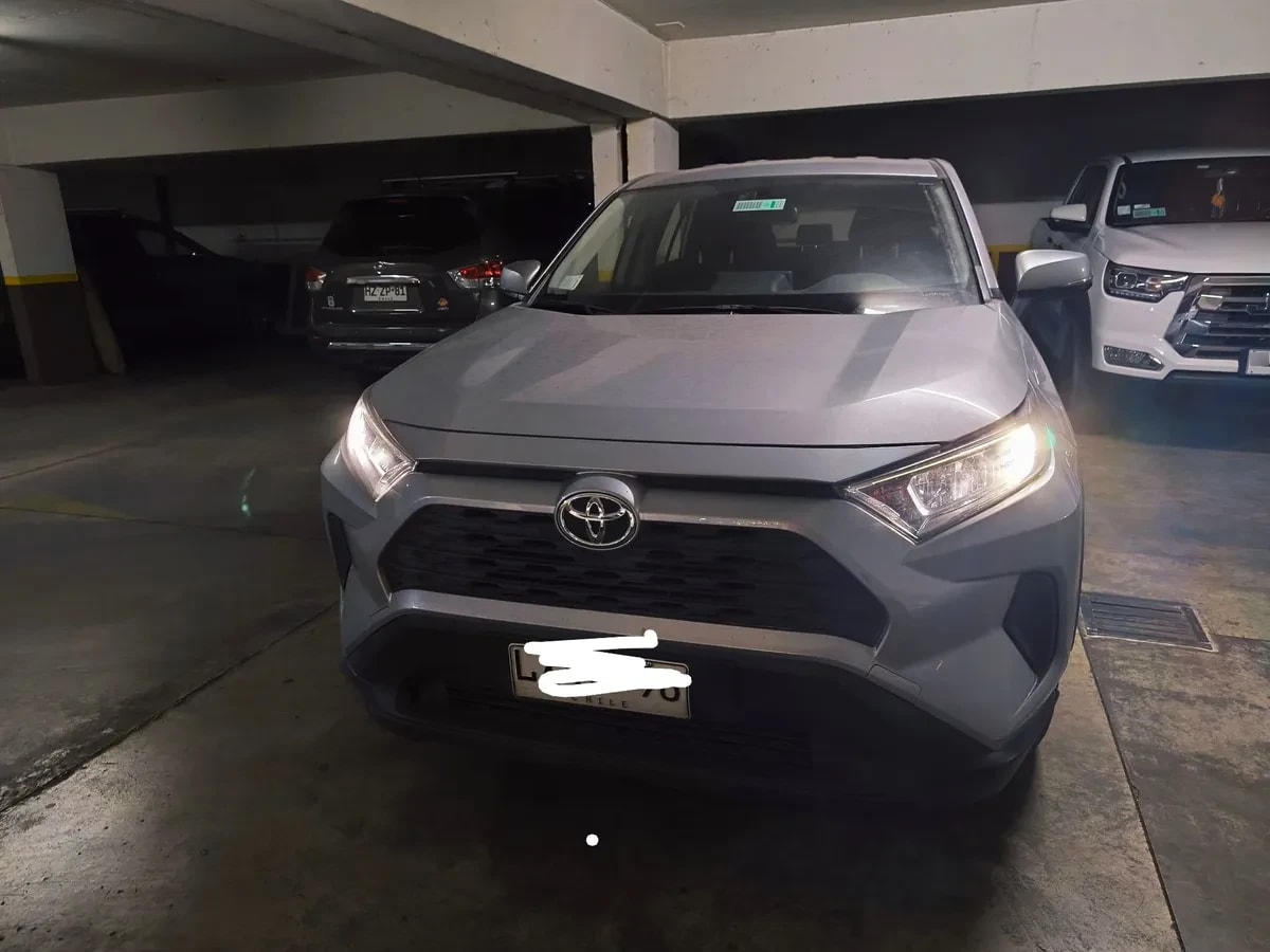 TOYOTA RAV4 2.0 Le At año 2020 TOYOTA RAV4 2.0 Le At año 2020