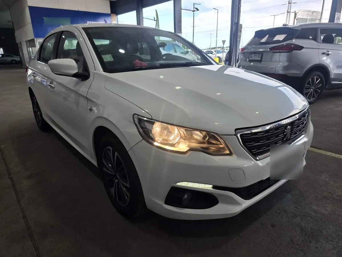 Peugeot 301 1.6 Allure Pack Hdi Diesel 4x2 92hp Mt 4p año 2018