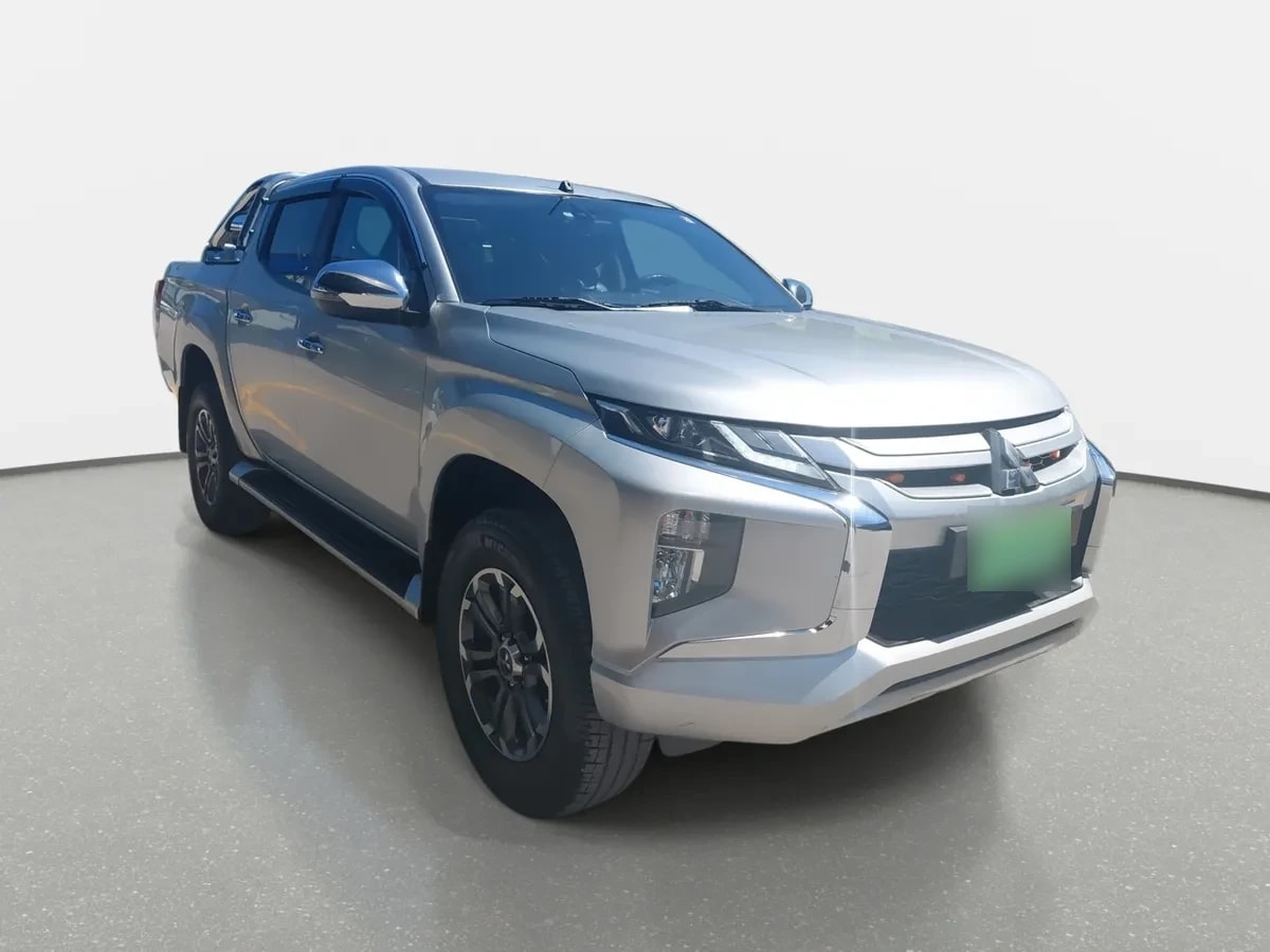 Mitsubishi L200 2.4 Dakar Crs Diesel Hp Dob. Cab. 4x4 Mt 4p año 2021 Mitsubishi L200 2.4 Dakar Crs Diesel Hp Dob. Cab. 4x4 Mt 4p año 2021