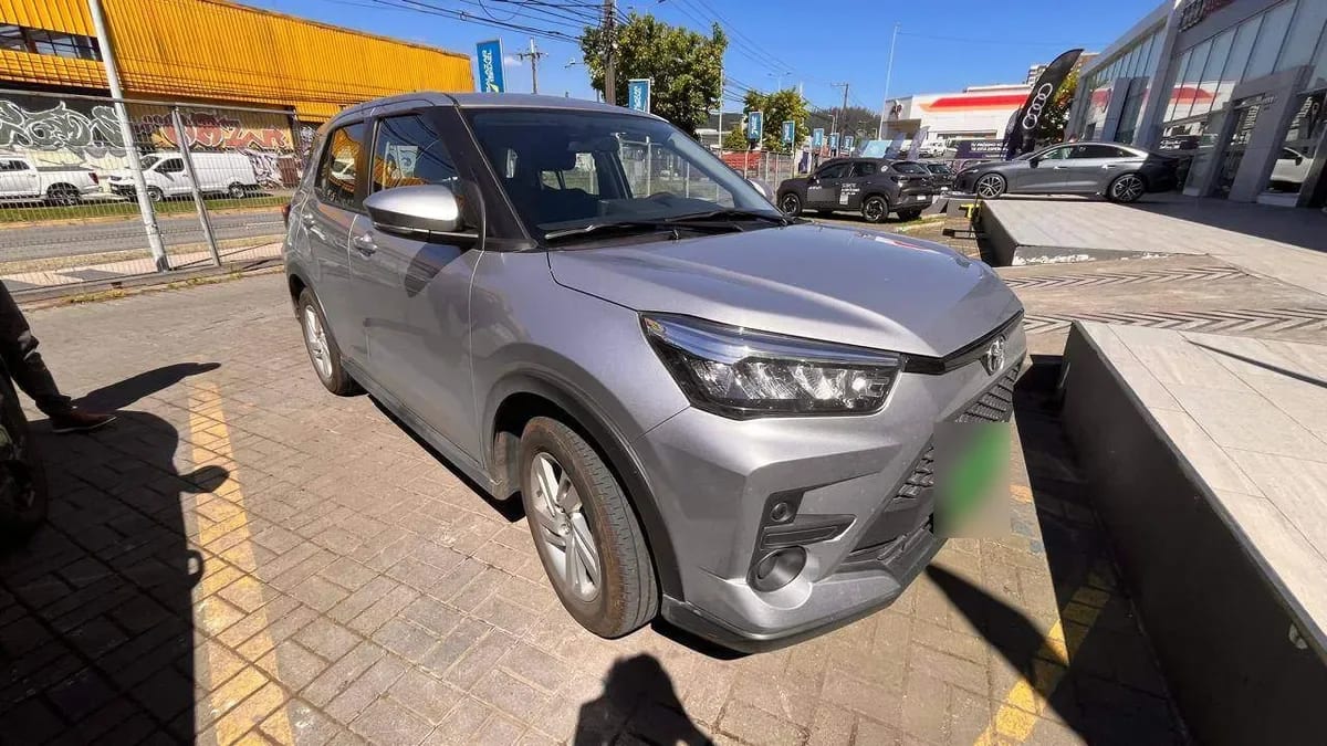 Toyota Raize 1.2 E 4x2 Mt 5p año 2024 Toyota Raize 1.2 E 4x2 Mt 5p año 2024