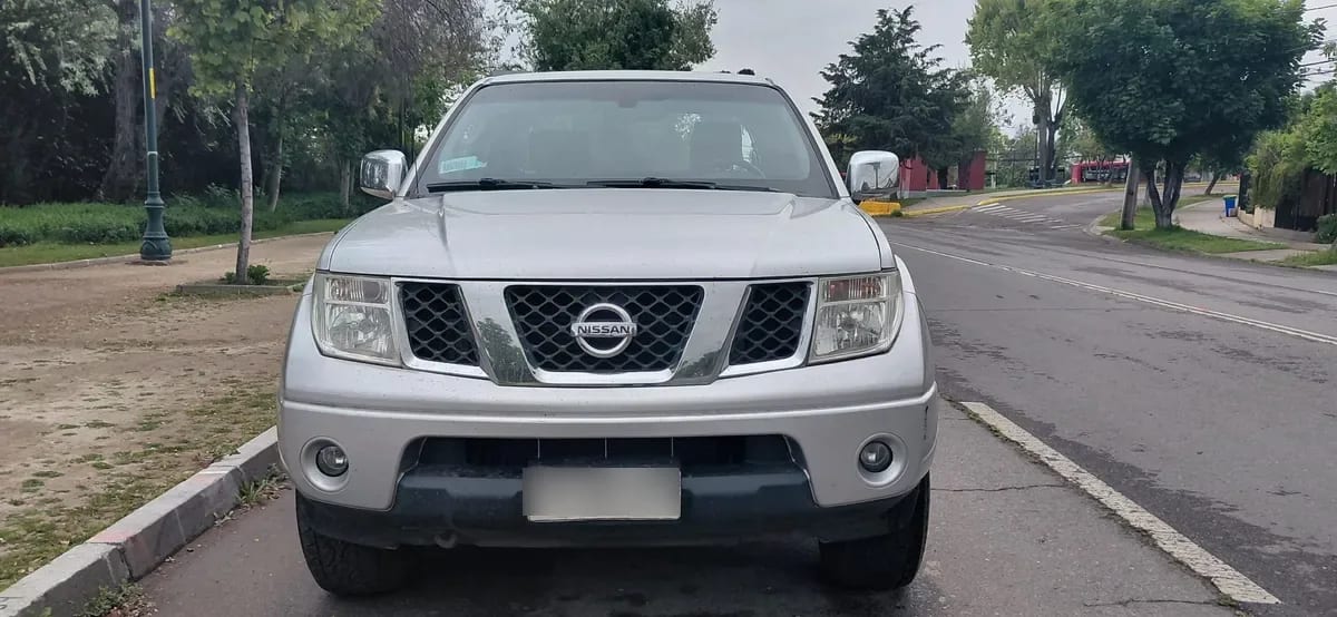 NISSAN NAVARA 2.5 Se-2 Mt 4x4 Diesel año 2015 NISSAN NAVARA 2.5 Se-2 Mt 4x4 Diesel año 2015