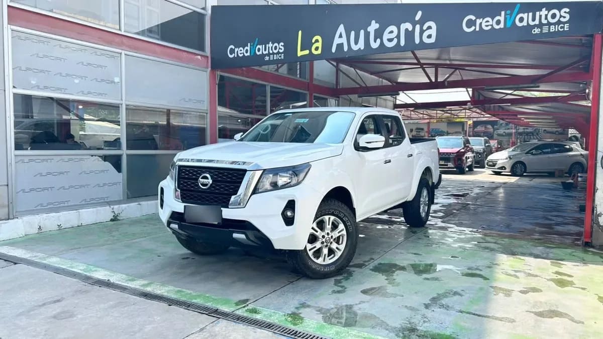Nissan Navara D.cab 4x2 2.3 Mt año 2022 Nissan Navara D.cab 4x2 2.3 Mt año 2022