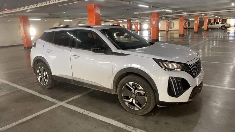 Peugeot 2008 1.5 Allure Pack Bluehdi 130 Diesel 4x2 At 5p año 2024 Peugeot 2008 1.5 Allure Pack Bluehdi 130 Diesel 4x2 At 5p año 2024