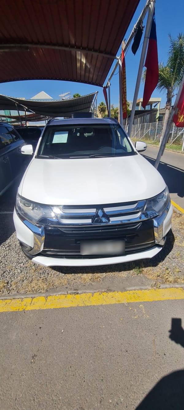 MITSUBISHI OUTLANDER 2.4 Glx At 4x4 año 2018