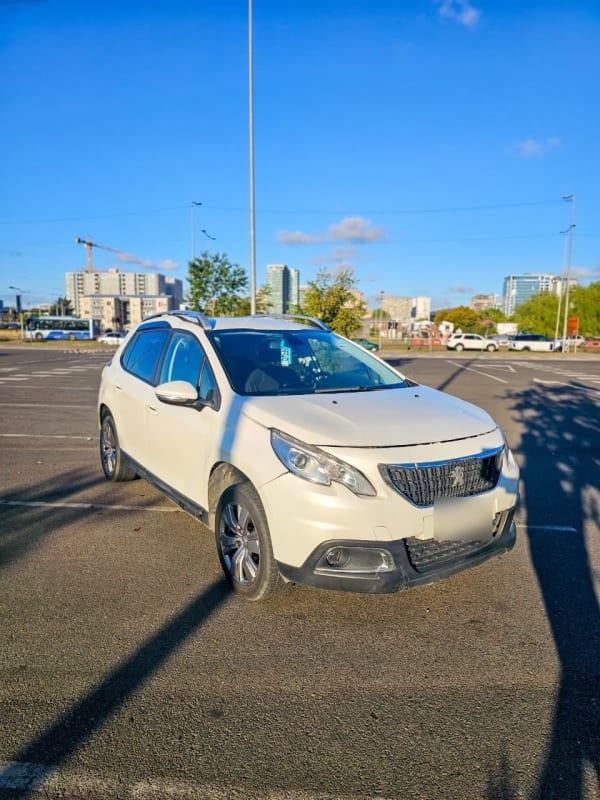 PEUGEOT 2008 1.6 Allure Bluehdi 100hp E6 Mt Diesel año 2017 PEUGEOT 2008 1.6 Allure Bluehdi 100hp E6 Mt Diesel año 2017