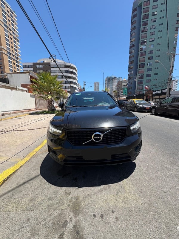VOLVO XC40 1.5 T5 Hybrid R-Design At Hibrido año 2021