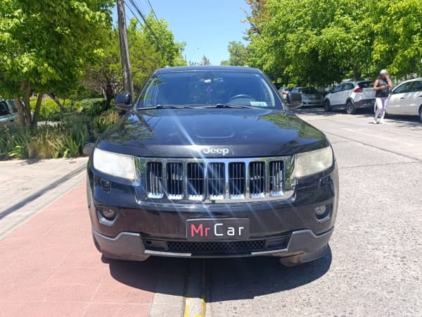 Jeep Grand Cherokee Laredo 4x4 año 2012