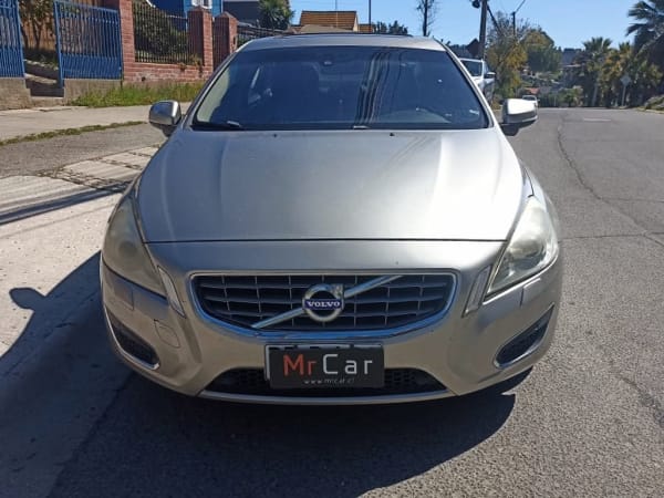 Volvo S60 T6 Plus año 2011