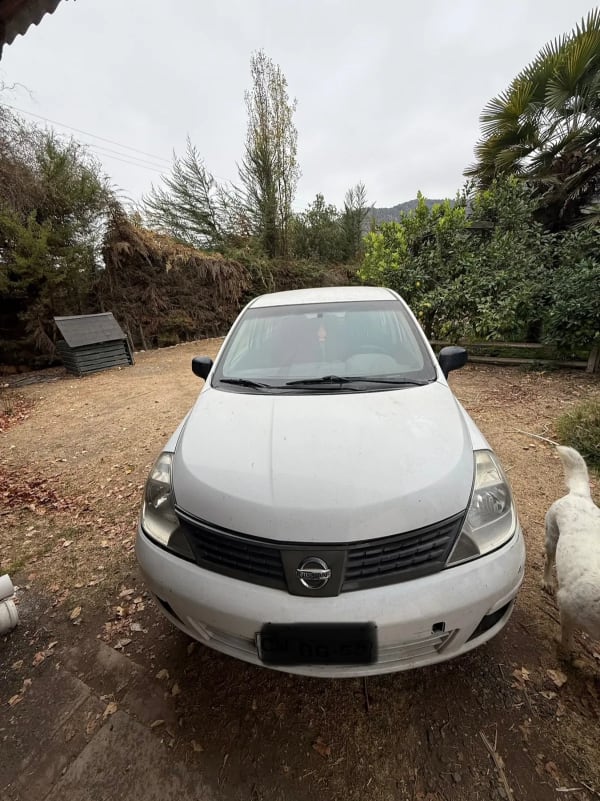 NISSAN TIIDA 1.6 Sport S Ac Ll Mt 4x2 año 2011 NISSAN TIIDA 1.6 Sport S Ac Ll Mt 4x2 año 2011