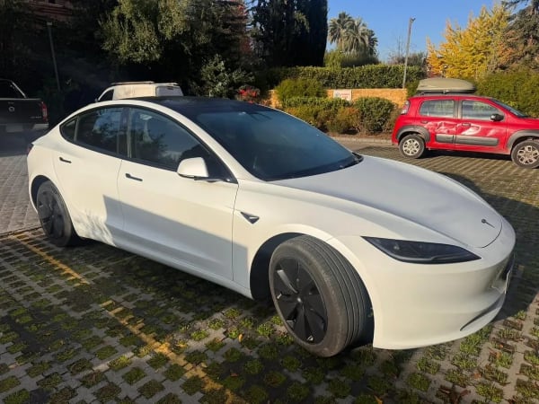 TESLA MODEL 3 Otra año 2024 TESLA MODEL 3 Otra año 2024