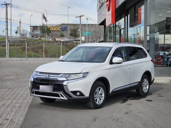 Mitsubishi Outlander Glx At 4x2 2.0 año 2023