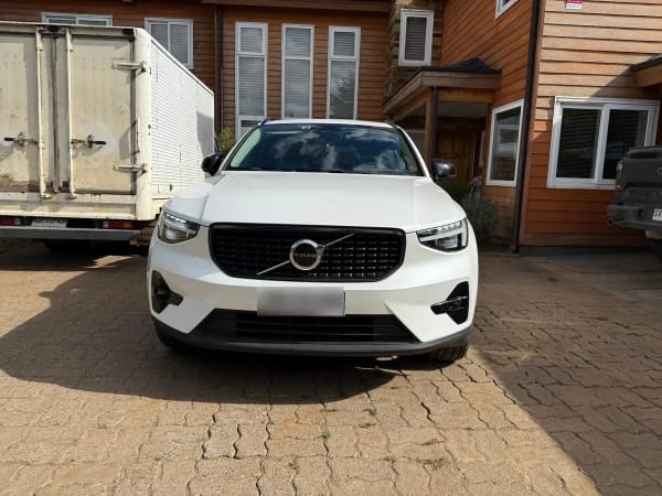 VOLVO XC40 2.0 B5 Ultimate At 4x4 año 2024 VOLVO XC40 2.0 B5 Ultimate At 4x4 año 2024