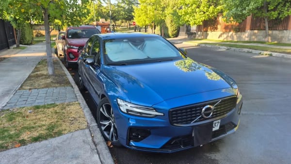 VOLVO S60 2.0 T4 R-Design At año 2021