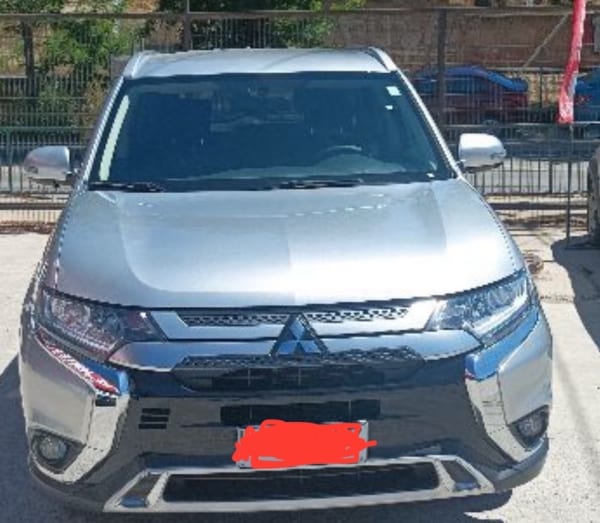 MITSUBISHI OUTLANDER 2.0 Mt 4x2 año 2020