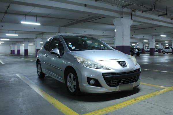 PEUGEOT 207 1.4 Premium Sportium Mt año 2011 PEUGEOT 207 1.4 Premium Sportium Mt año 2011