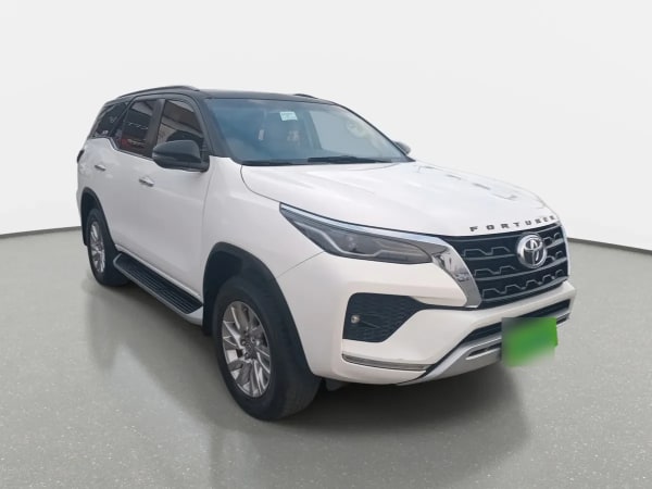 Toyota Fortunner 2.7 Srx 4x2 At 5p año 2022 Toyota Fortunner 2.7 Srx 4x2 At 5p año 2022