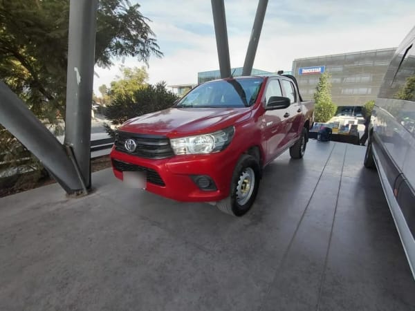 Toyota Hilux 4x4 2.4 Mt Dx año 2022